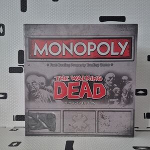Hasbro Monopoly The Walking Dead Survival Edition - Red and Gray